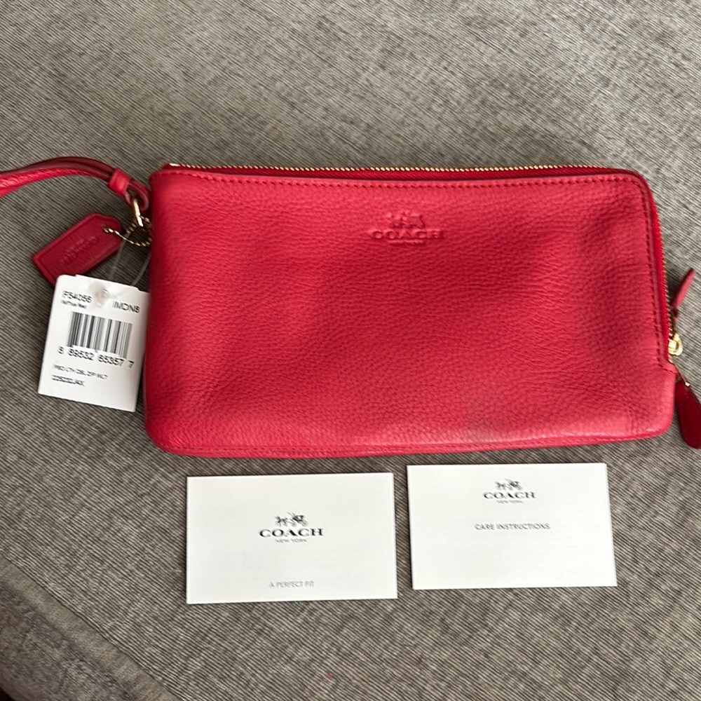 NWT Coach Pebbled Leather Double Zip Wallet